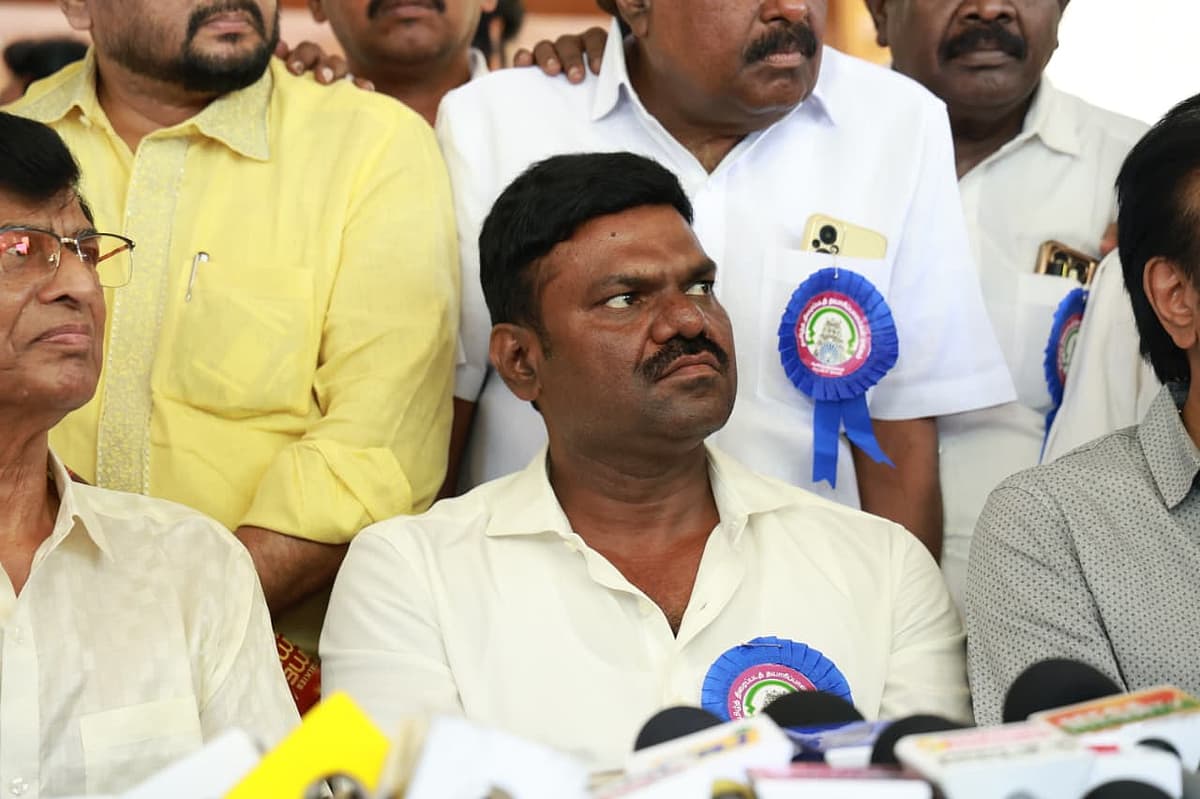 தயாரிப்பாளர்கள் சங்கத் தலைவர் தமிழ்க்குமரன்