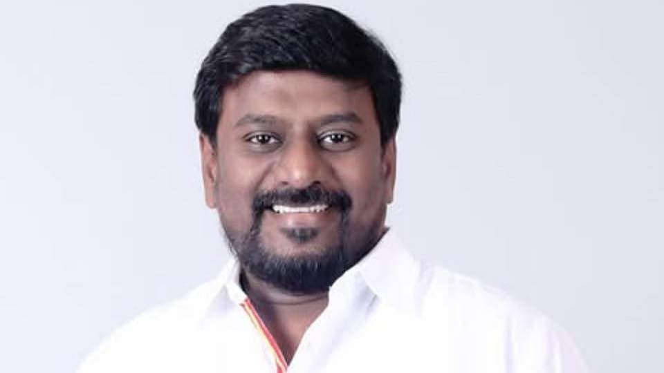 விஜய் - ராஜ்மோகன்