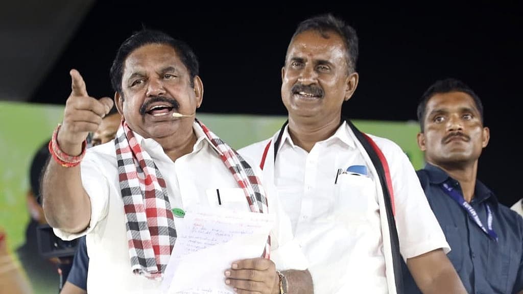 எடப்பாடி பழனிசாமி - எஸ்.பி.வேலுமணி