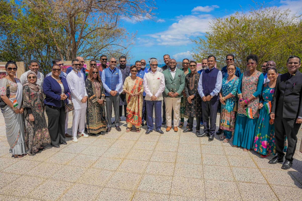 "இன்றும் இந்தியர்கள் 'கூலி' என இகழப்படுகிறோம்; அதே கூலியின் வாரிசு தான் நான்' - ட்ரினிடாட் பிரதமர்