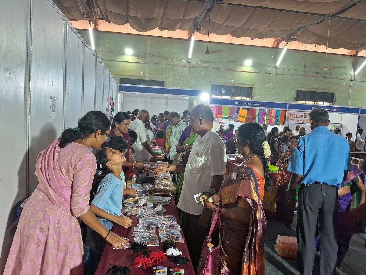 பாரம்பர்ய கண்டாங்கி சேலை `டு' அரிய வகை ஆன்டிக் பொருள்கள்; களைகட்டும் செட்டிநாட்டு சந்தை!