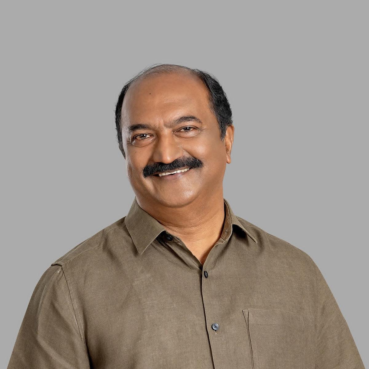 முன்னாள் நிதி அமைச்சர் கே.என்.பாலகோபால்