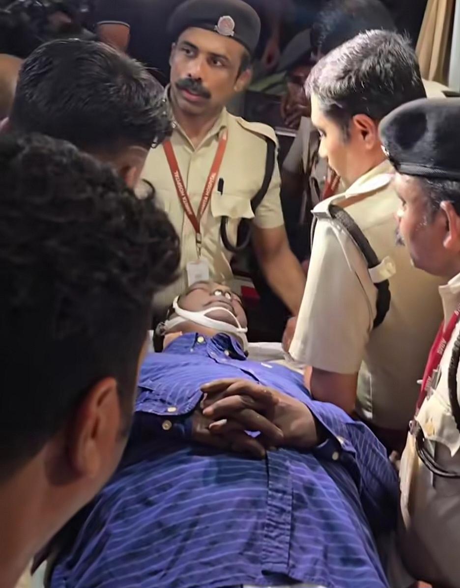 அஞ்சலிக்காக வைக்கப்பட்ட நடிகர் சலிம்குமார் உடல்