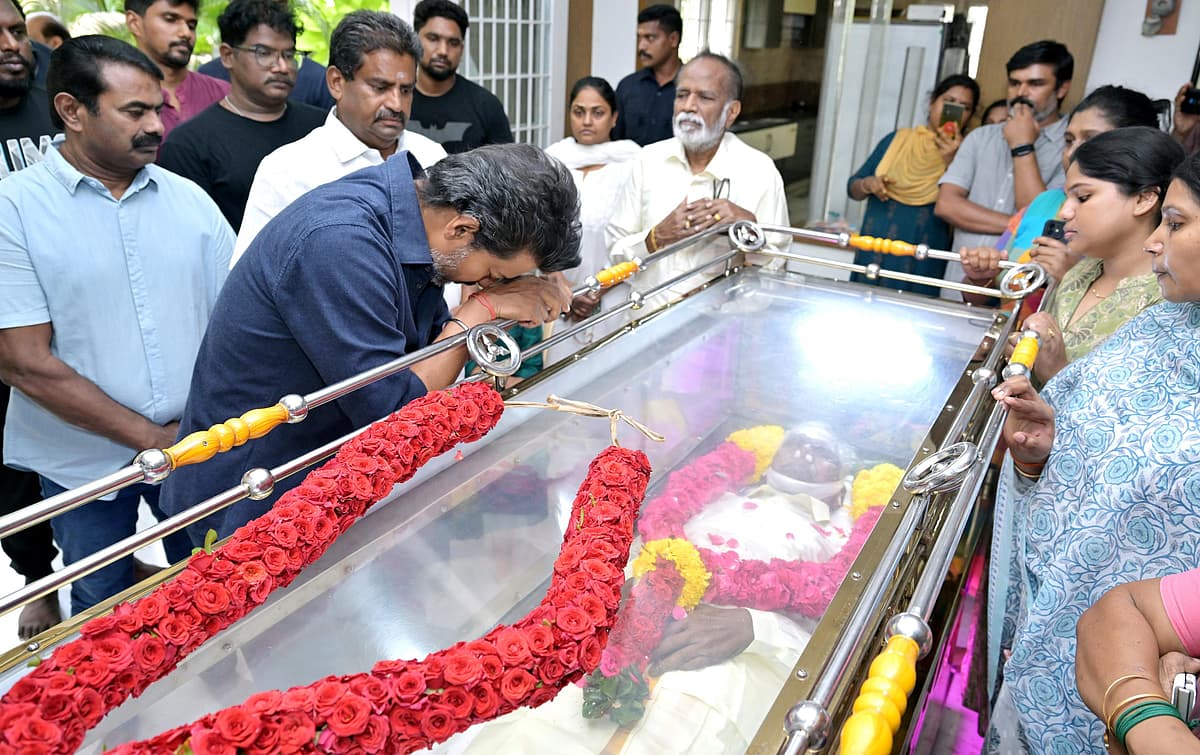 மறைந்தார் இயக்குநர் இமயம் பாரதிராஜா