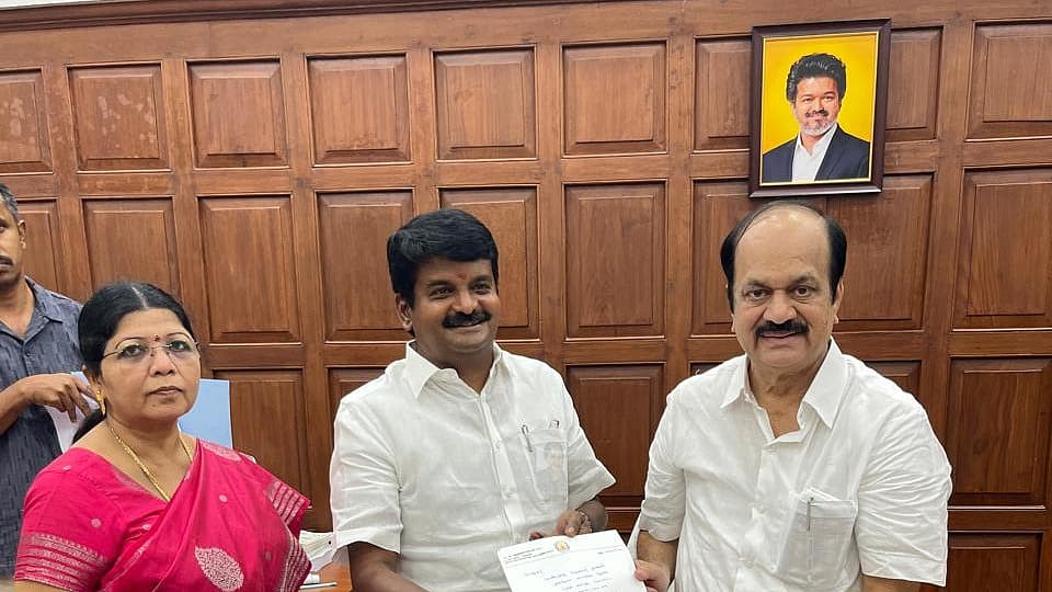 எம்எல்ஏ பதவியை ராஜினாமா செய்த விஜயபாஸ்கர்