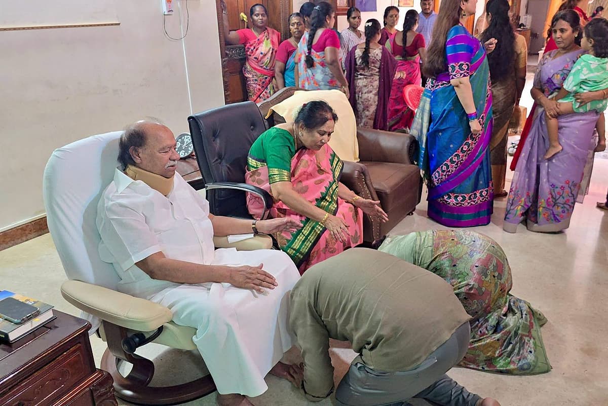 ராமதாஸ் - அன்புமணி