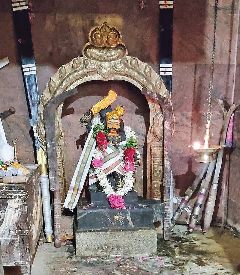 தாமரைக்குளம் அழகுமலையான் திருக்கோயில் கருப்பண்ணசாமி