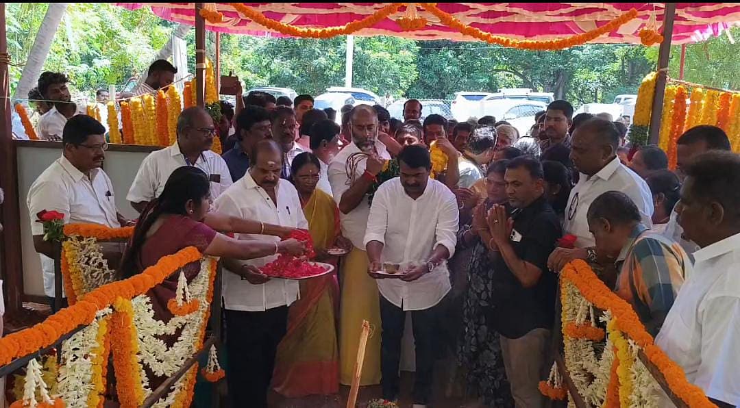நாம் தமிழர் கட்சி ஒருங்கிணைப்பாளர் சீமான்
