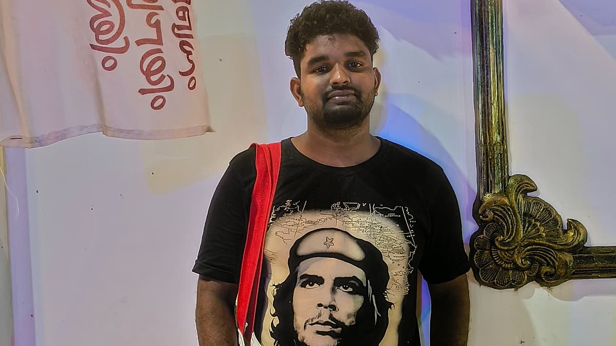 SFI மாவட்டச் செயலாளர் தமிழ்