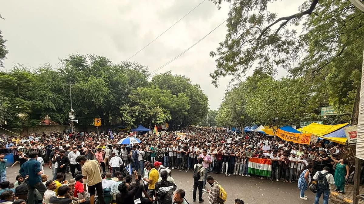 `யார் அனுப்புறாங்கனு தெரியல; ஆனா குவியுது' - ஆன்லைன் ஆர்டர் மூலம் போராட்டகளத்தில் குவியும் உணவு