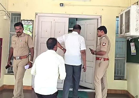லஞ்ச ஒழிப்புத்துறை போலீஸார் விசாரணை