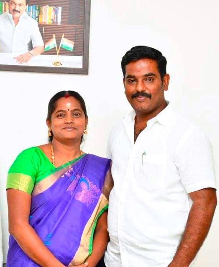 மண்டல தலைவர் புவனேஸ்வரி, அவருடைய கணவர் சரவணன்