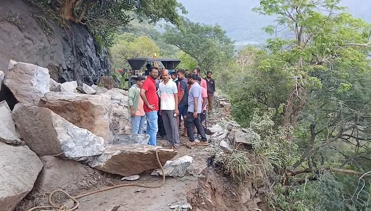வால்பாறை சாலை சீரமைப்பு