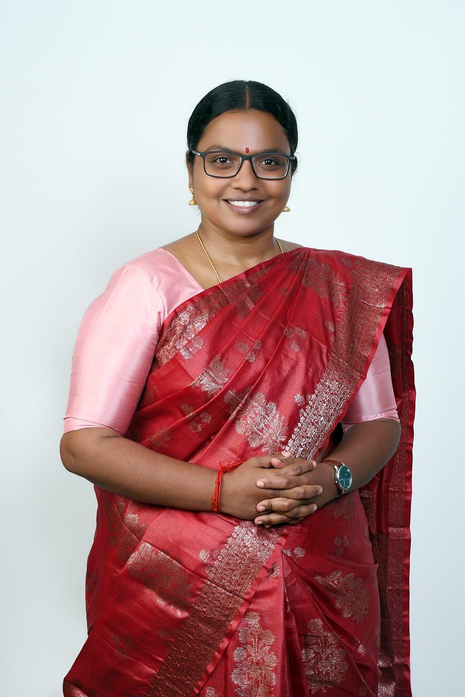 நாம் தமிழர் கட்சி கார்த்திகா