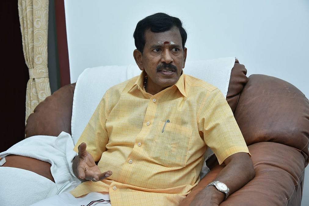 ஏன் எனக்கு சீட் கொடுக்கலை!' - கலங்கி நிற்கும் எம்.எல்.ஏ தோப்பு வெங்கடாசலம்!- perundurai mla thoppu venkatachalam upset denied seat in election 2021 - Vikatan