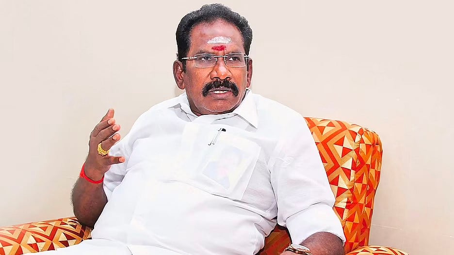 ``சுதாரிச்சு அடிக்கணும்!'' - சொல்கிறார் செல்லூர் ராஜூ