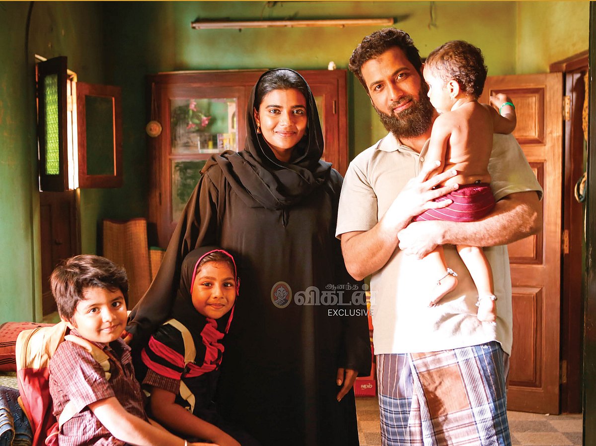 Ratha And Rathi Ratha Saatchi Movie Review 60 Photos - Moonagedaydream.film