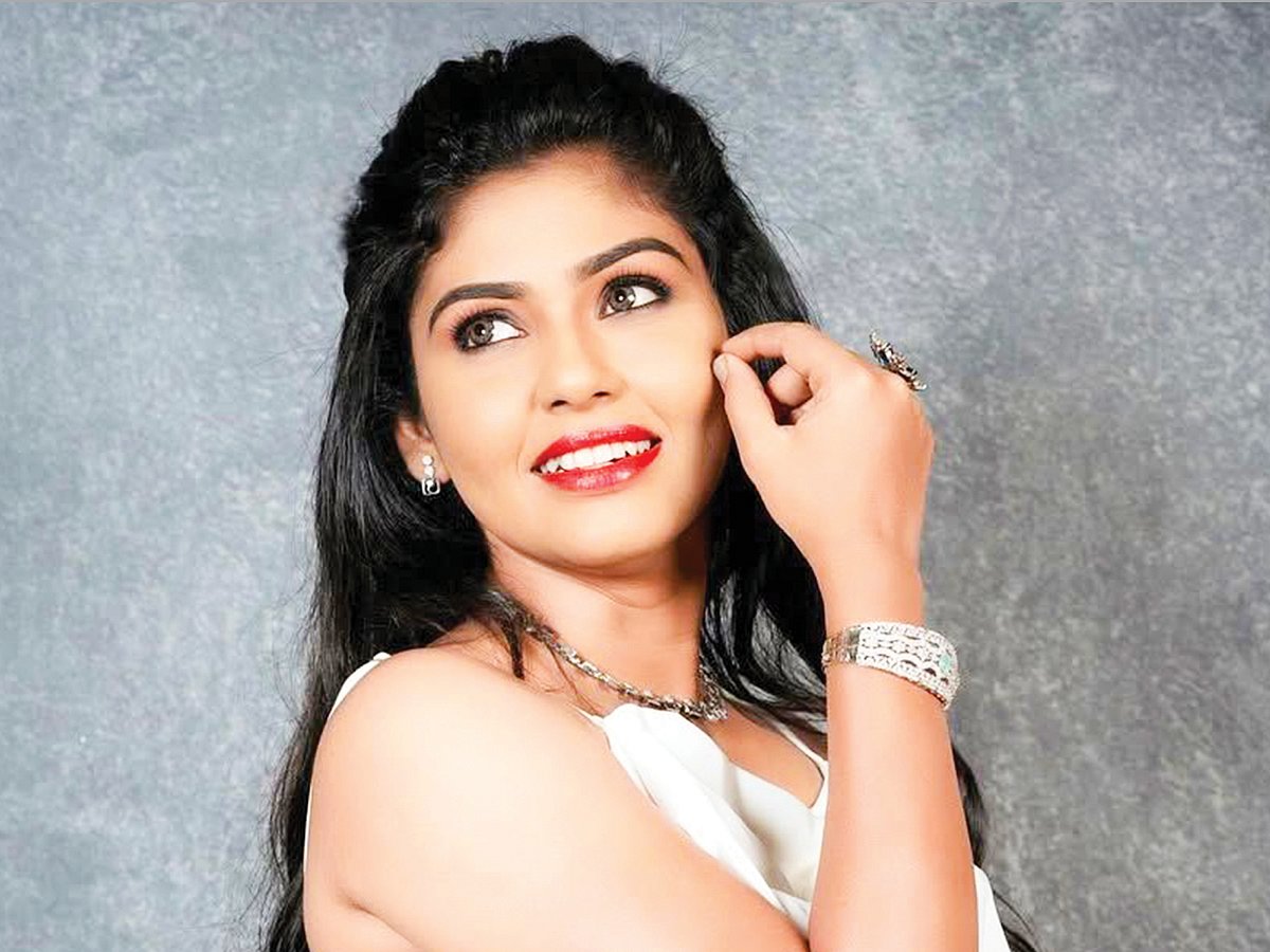 Simran Exclusive Ananda Vikatan - 11 June 2025 - Simran Exclusive: Simran Exclusive ...
