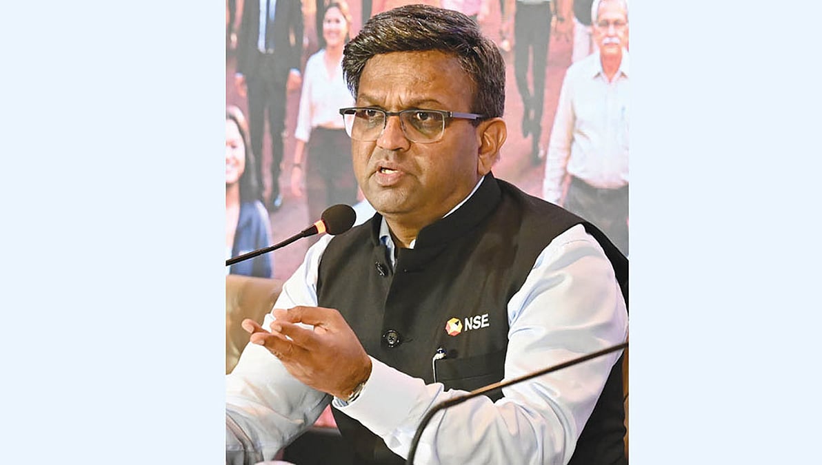 ஐபிஓ வெளியீட்டில் என்எஸ்இ பங்குகளை விற்க மறுக்கும் முதலீட்டாளர்கள்